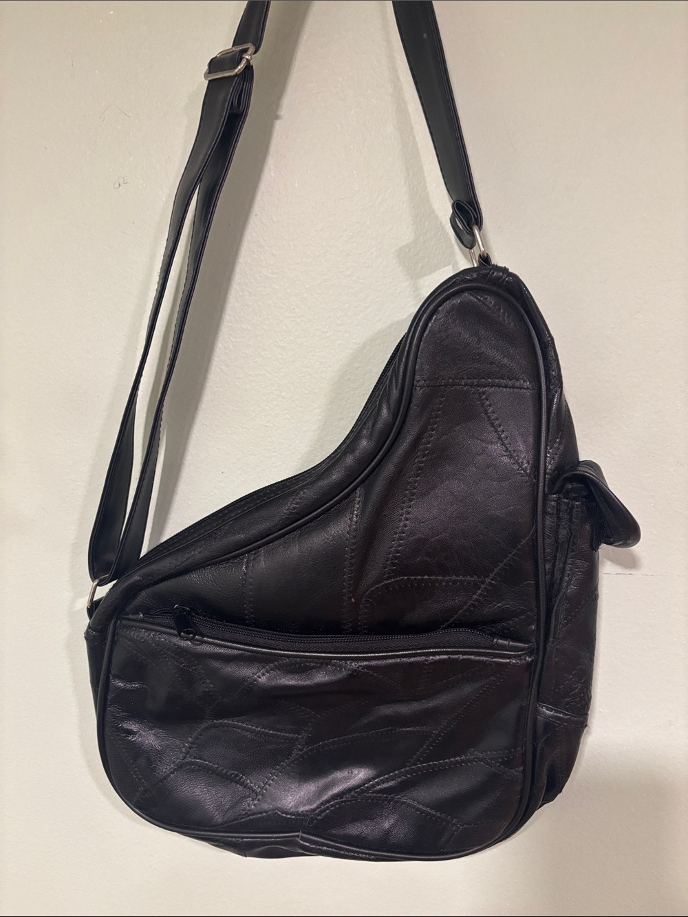 Black Ergonomic Leather Teardrop Crossbody Sling Bag